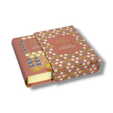 Decorative book with floral design on a white background Romeo y Julieta