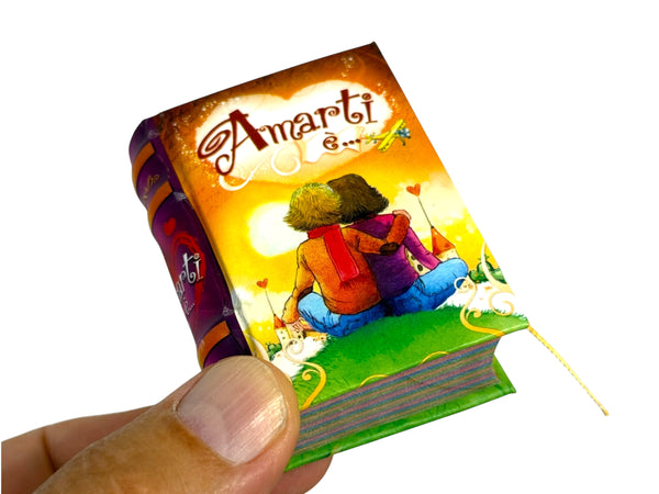 Amarti E, in Italian mini book hardcover 430 pgs full color illustrated Love Is
