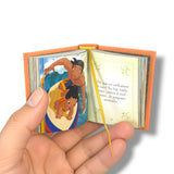Lilo y Stitch mini book with slipcase, hardcover 190 pages color illustrated new