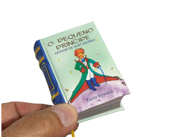 new cute The Little Prince in Portuguese (O Pequeno Principe) complete mini book