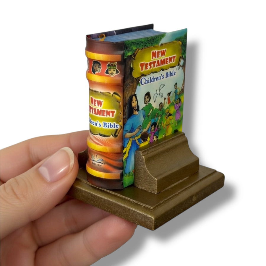 New Testament with stand Bible nice illustrations in 432 pgs mini book hardcover
